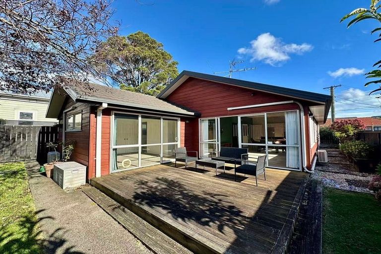 Photo of property in 63 Awamutu Grove, Waiwhetu, Lower Hutt, 5010