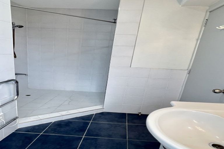 Photo of property in 2/174 Bucklands Beach Road, Bucklands Beach, Auckland, 2012