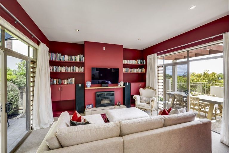 Photo of property in 17 Shortland Place, Havelock North, 4130