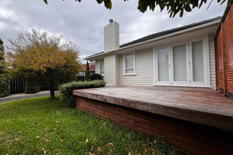 Photo of property in 33 Durham Street, Te Atatu Peninsula, Auckland, 0610