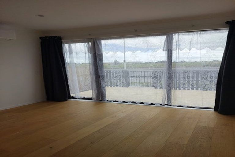 Photo of property in 89 Waipuhinui Way, Wiri, Auckland, 2104