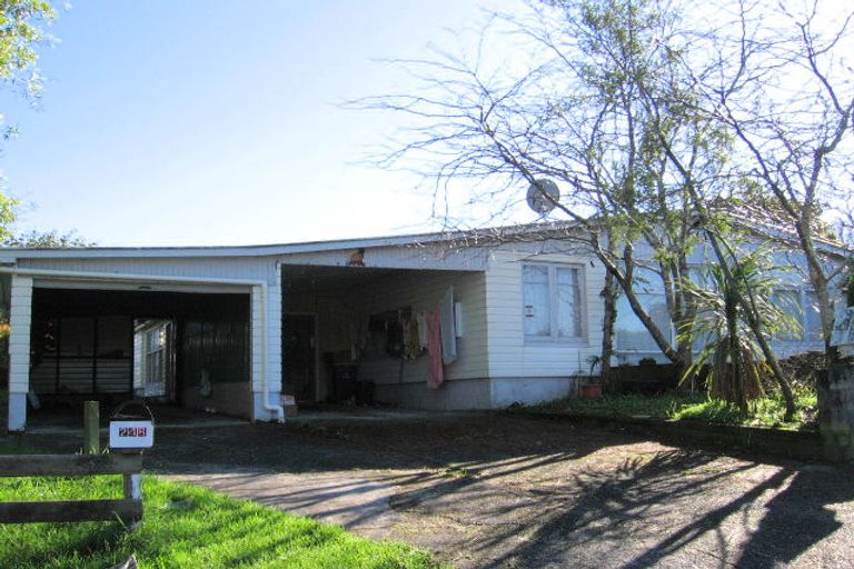 Photo of property in 24 Coniston Avenue, Te Atatu South, Auckland, 0610