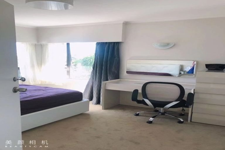 Photo of property in 2 Mellons Bay Road, Howick, Auckland, 2014