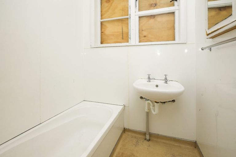 Photo of property in 105 Currie Street, Thames, 3500