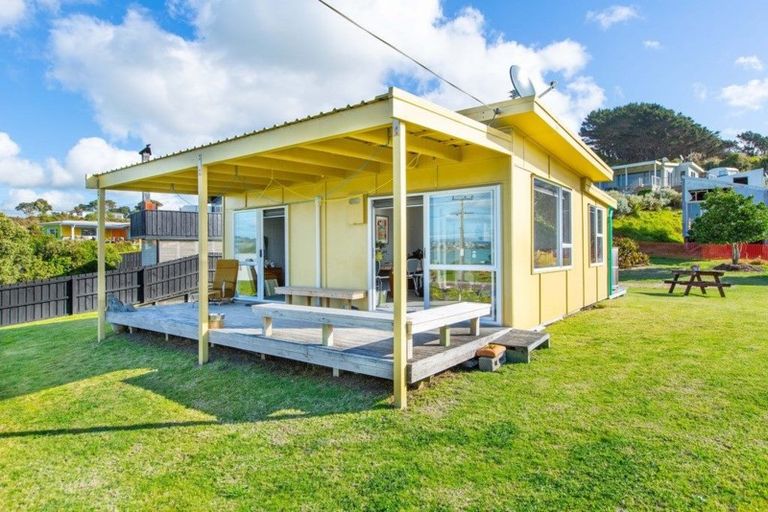 Photo of property in 6 Wainamu Road, Raglan, 3297