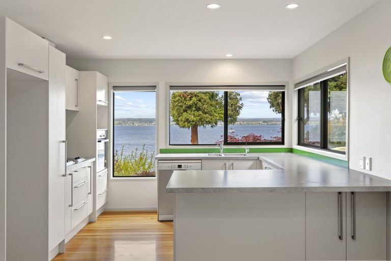 Photo of property in 868 Acacia Bay Road, Acacia Bay, Taupo, 3330