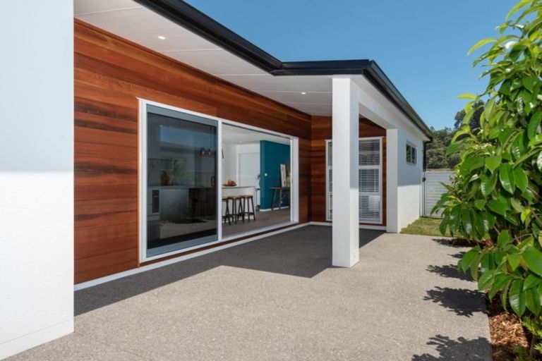 Photo of property in 90 Awataha Crescent, Pyes Pa, Tauranga, 3110