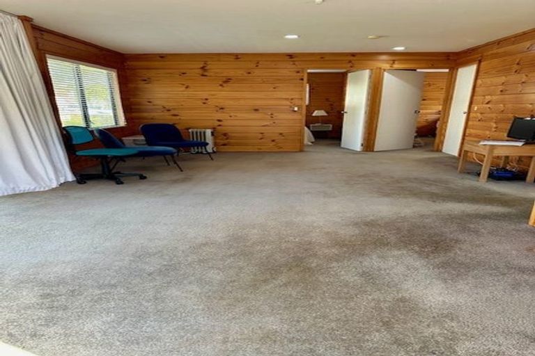 Photo of property in 21a Fraser Road, Narrow Neck, Auckland, 0624