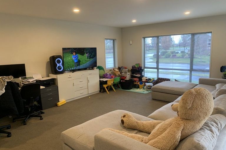 Photo of property in 11 Faringdon Boulevard, Rolleston, 7615