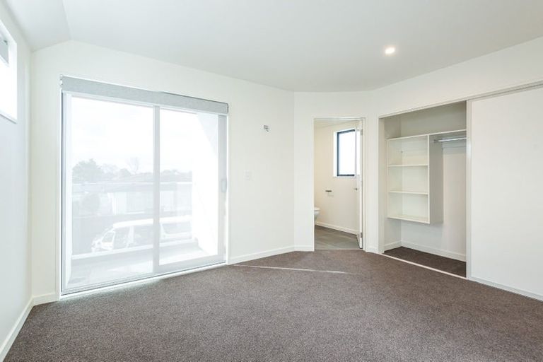 Photo of property in 3 Holmes Hanover Lane, Halswell, Christchurch, 8025