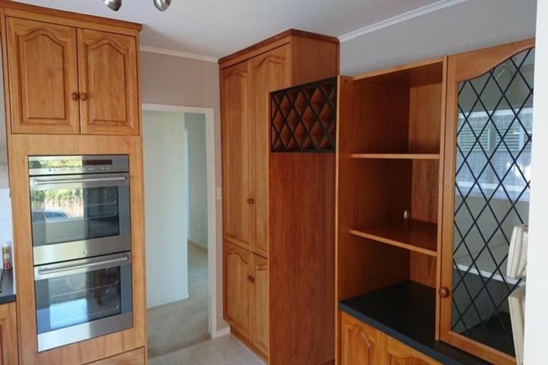 Photo of property in 8 Lauderdale Road, Papakowhai, Porirua, 5024