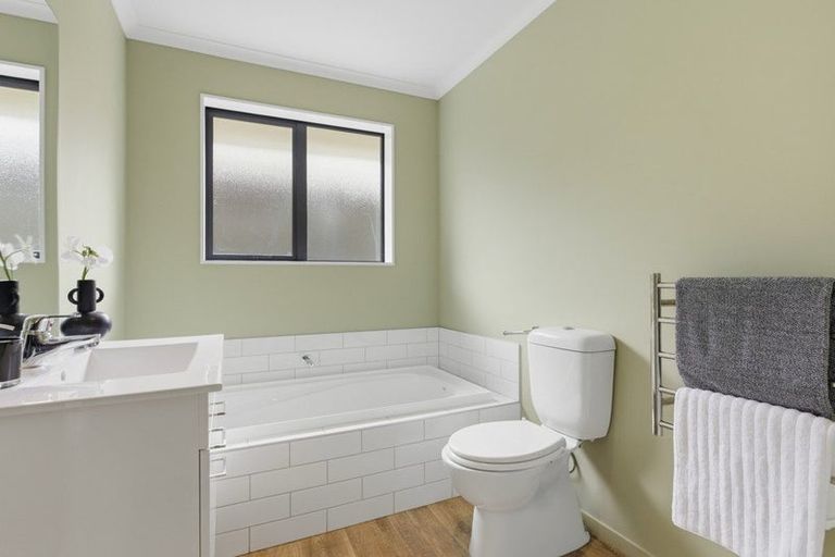 Photo of property in 18 Keene Street, Wigram, Christchurch, 8042