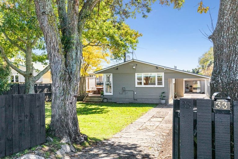 Photo of property in 33 Muir Avenue, Mangere Bridge, Auckland, 2022