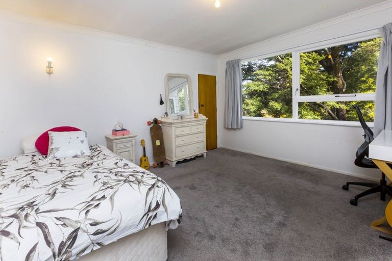 Photo of property in 54 Chatsworth Road, Silverstream, Upper Hutt, 5019