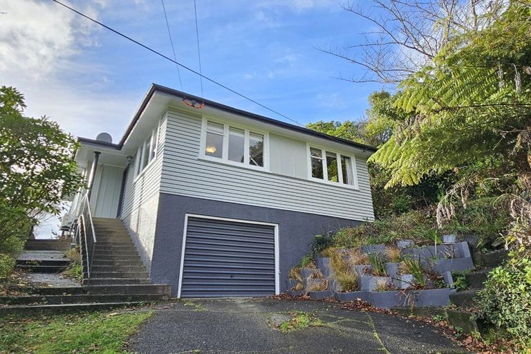 Photo of property in 11 Morrison Grove, Stokes Valley, Lower Hutt, 5019