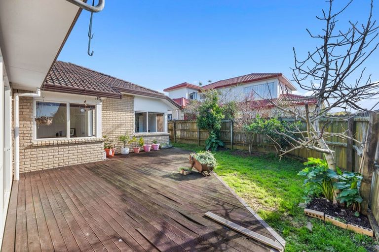 Photo of property in 1/15 Penruddocke Road, Half Moon Bay, Auckland, 2012