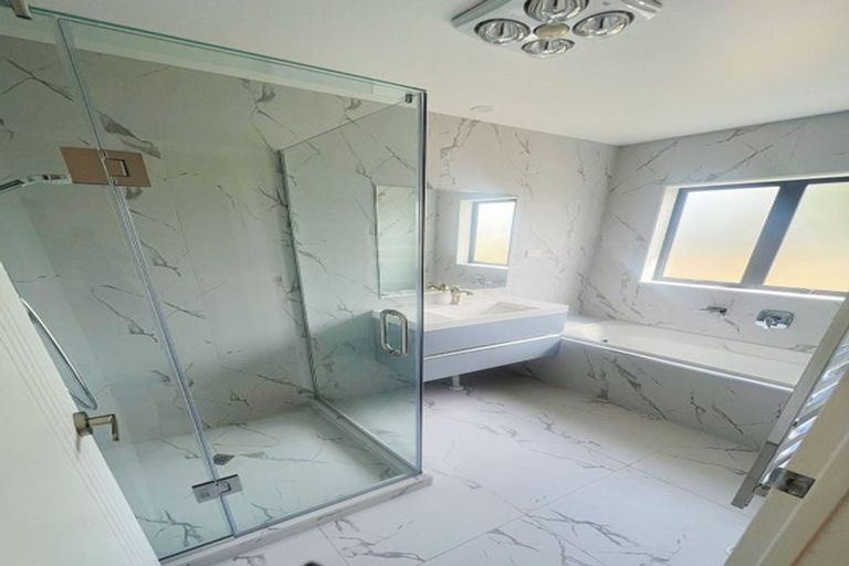 Photo of property in 230a Birkdale Road, Birkdale, Auckland, 0626