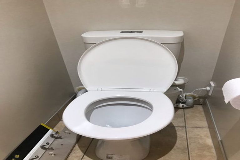 Photo of property in 2/22 School Road, Te Atatu South, Auckland, 0610