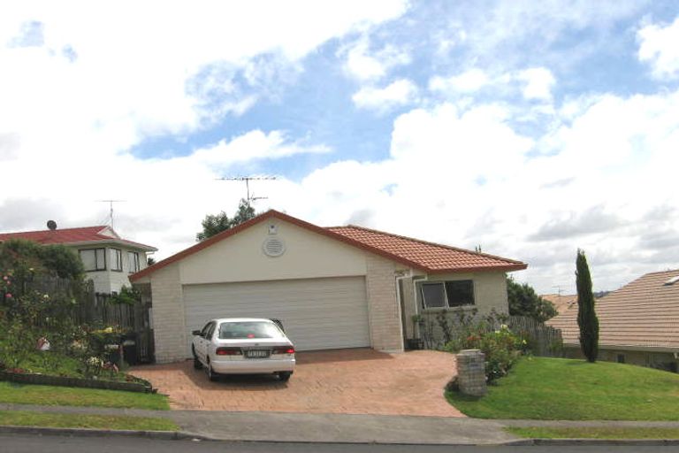 Photo of property in 11 Bluebird Crescent, Unsworth Heights, Auckland, 0632