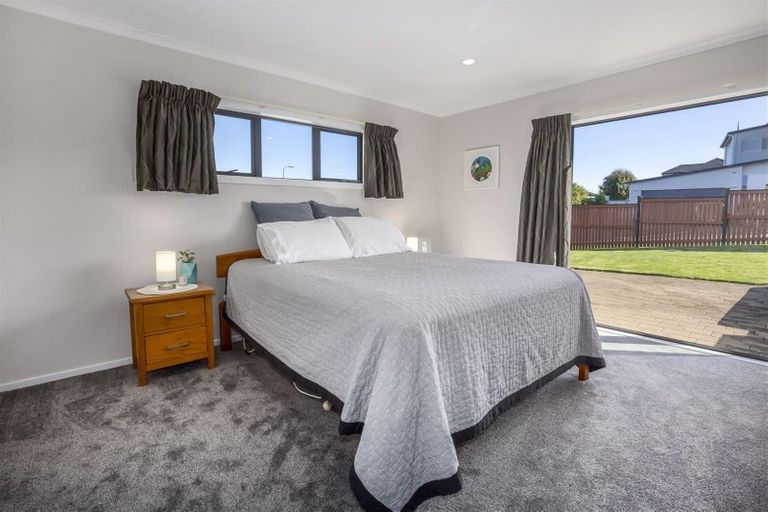 Photo of property in 14 Nelson Avenue, Aotea, Porirua, 5024