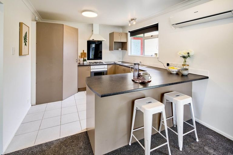 Photo of property in 7 Edelweiss Grove, Timberlea, Upper Hutt, 5018