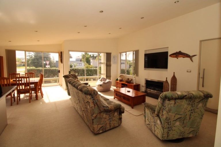 Photo of property in 100 Kauri Crescent, Matarangi, Whitianga, 3592