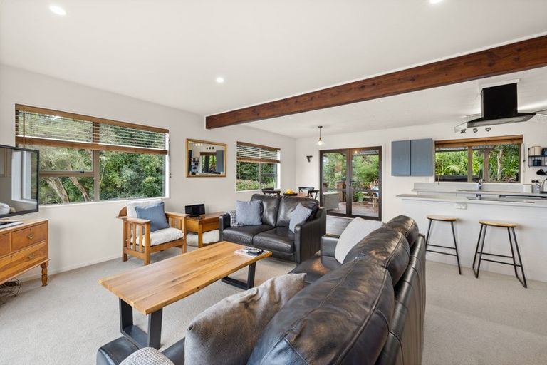 Photo of property in 6 Puketiro Place, Paihia, 0200