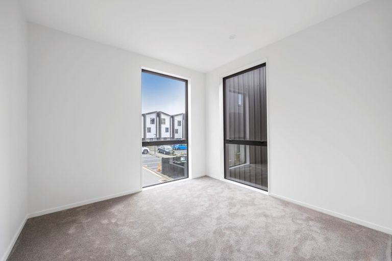 Photo of property in 4/32b Westgate Drive, Massey, Auckland, 0614