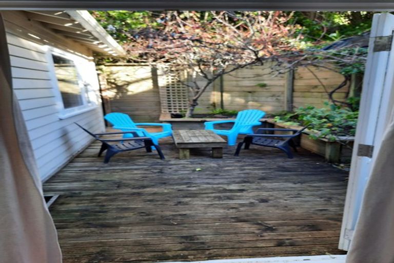 Photo of property in 62 Mortimer Terrace, Brooklyn, Wellington, 6021