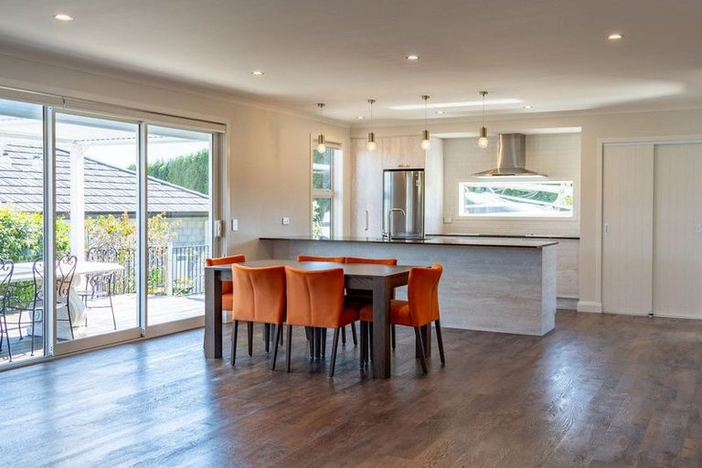 Photo of property in 27 Kayelene Place, Omokoroa, 3114