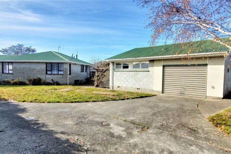 Photo of property in 27 Waitikiri Drive, Parklands, Christchurch, 8083