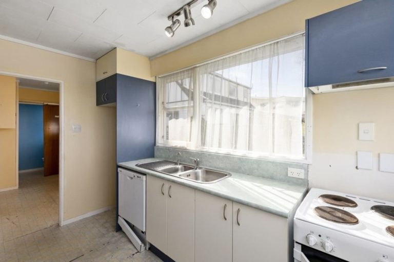 Photo of property in 9 Oakleigh Street, Maungaraki, Lower Hutt, 5010