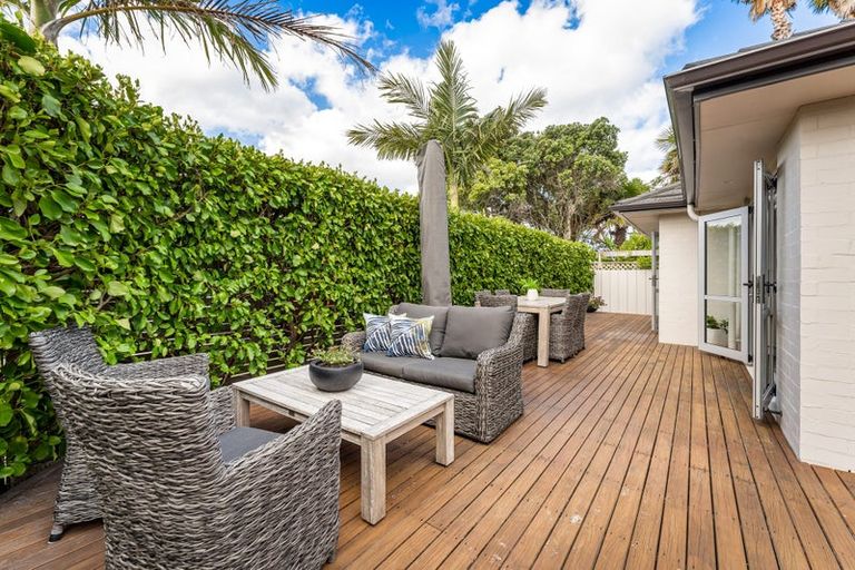 Photo of property in 7 Laurie Street, Red Beach, 0932