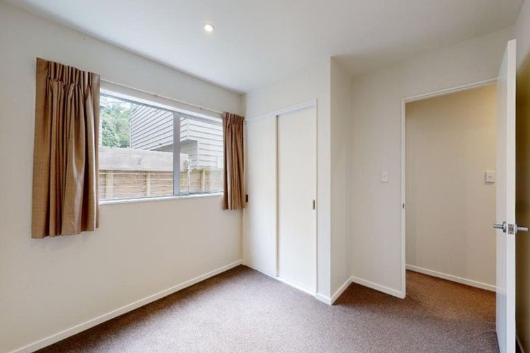 Photo of property in 352 Queens Drive, Lyall Bay, Wellington, 6022