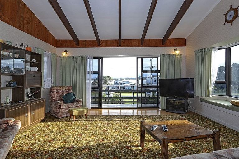 Photo of property in 667 Pukehina Parade, Pukehina, Te Puke, 3189