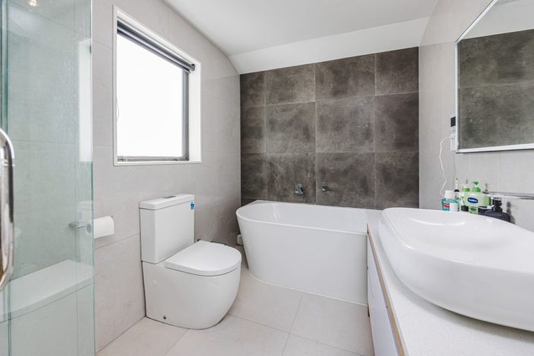 Photo of property in 74 Tir Conaill Avenue, Flat Bush, Auckland, 2019