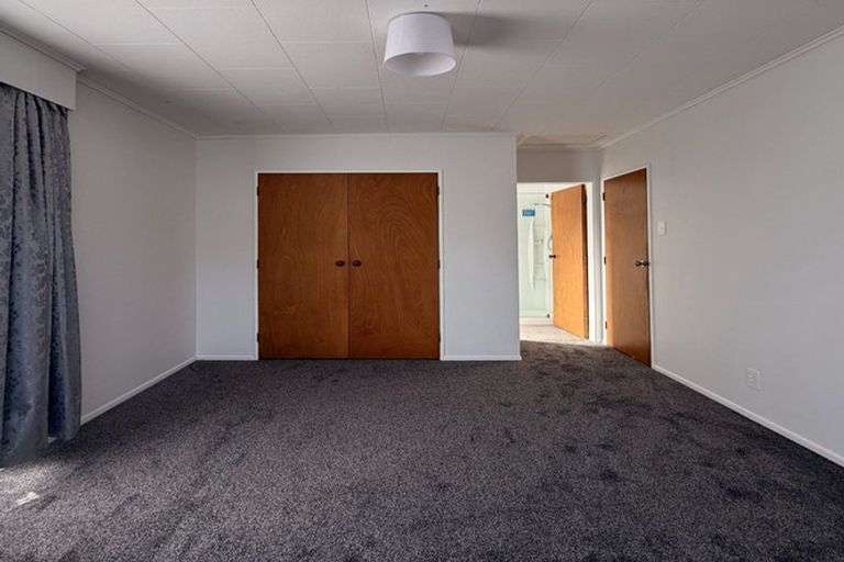 Photo of property in 27a Gemstone Drive, Birchville, Upper Hutt, 5018