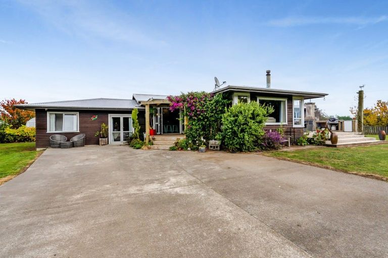 Photo of property in 5883 Mountain Road, Normanby, Hawera, 4673