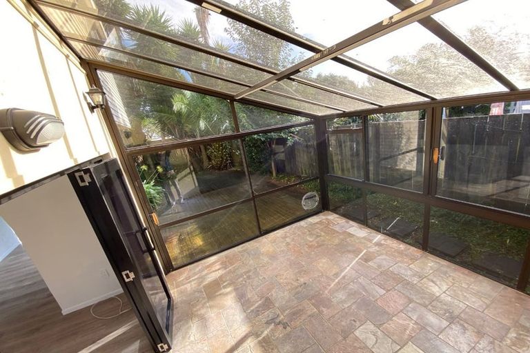 Photo of property in 1/8 Priestley Drive, Bucklands Beach, Auckland, 2014