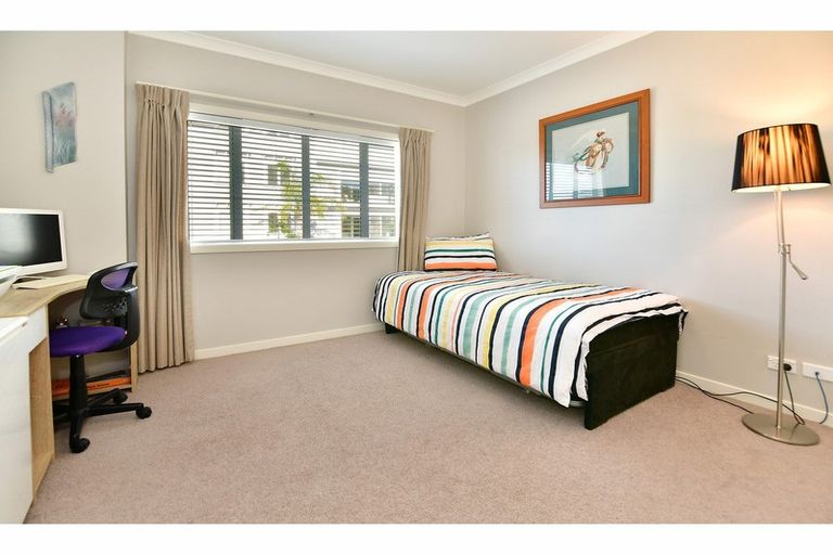 Photo of property in 64 Eaves Bush Parade, Orewa, 0931