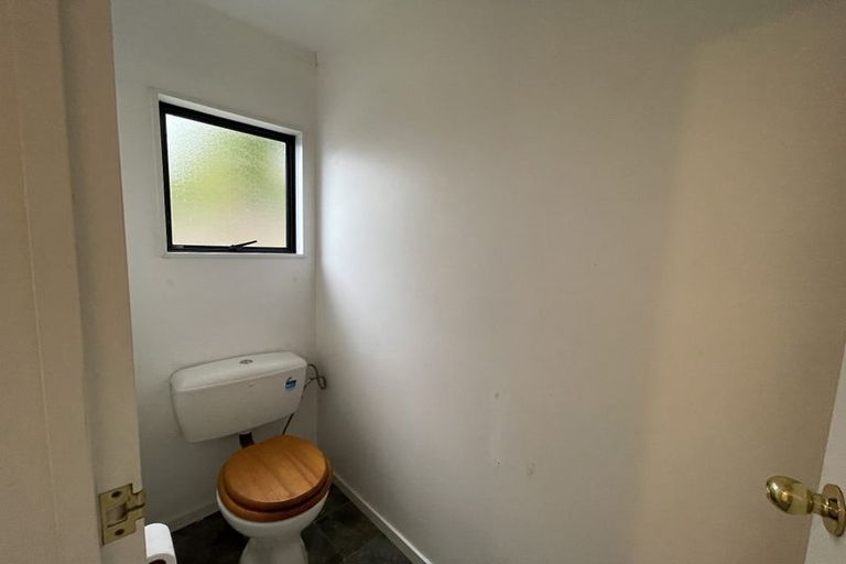 Photo of property in 4/35 Kiteroa Terrace, Rothesay Bay, Auckland, 0630