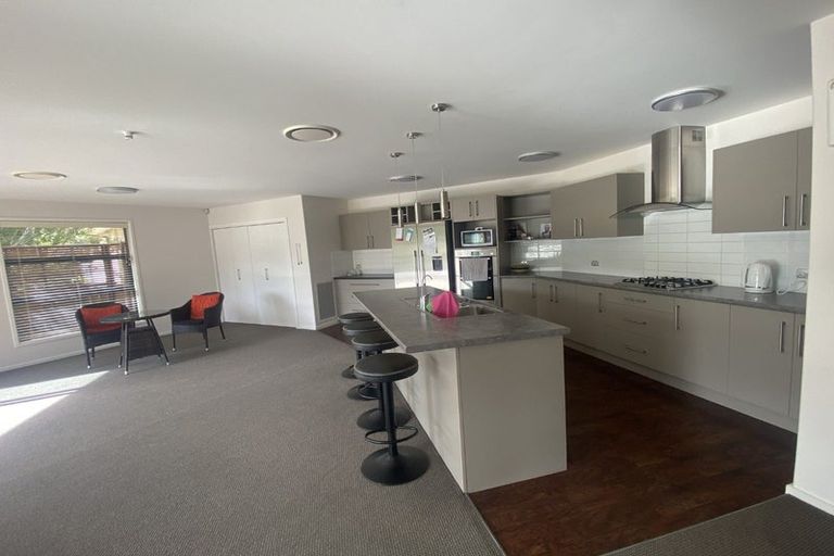 Photo of property in 27 Glentui Place, Waikawa, Picton, 7220