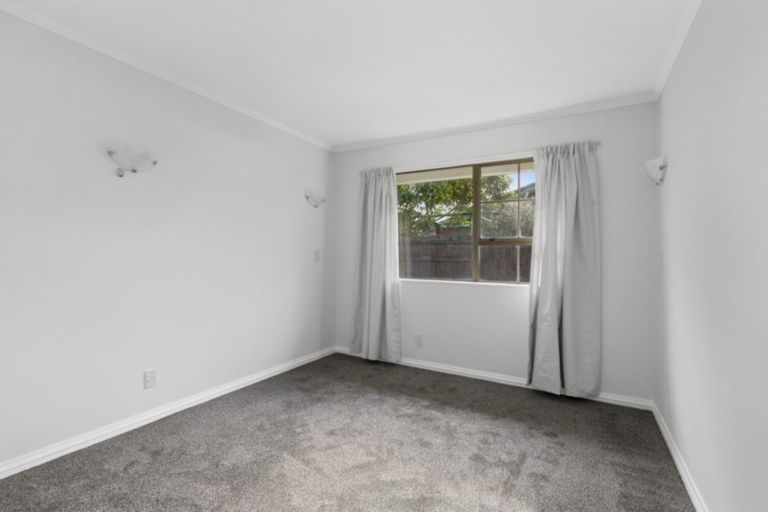 Photo of property in 27 Waddington Drive, Naenae, Lower Hutt, 5011