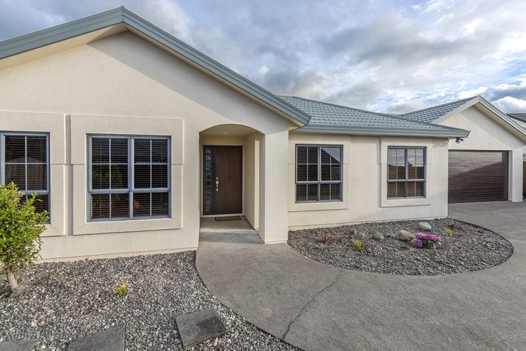 Photo of property in 42 Logan Way, Kelvin Grove, Palmerston North, 4414