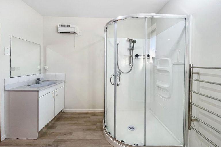 Photo of property in 2/53 Mcfaddens Road, St Albans, Christchurch, 8052