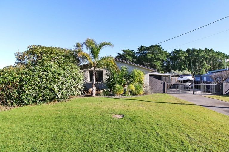Photo of property in 60 Nash Parade, Foxton Beach, Foxton, 4815