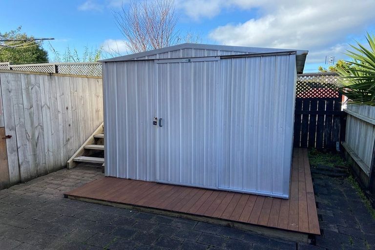 Photo of property in 1/2 Lysander Crescent, Beach Haven, Auckland, 0626