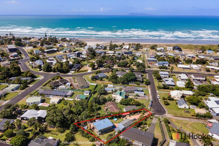 Photo of property in 8 Patterson Place, Waihi Beach, 3611