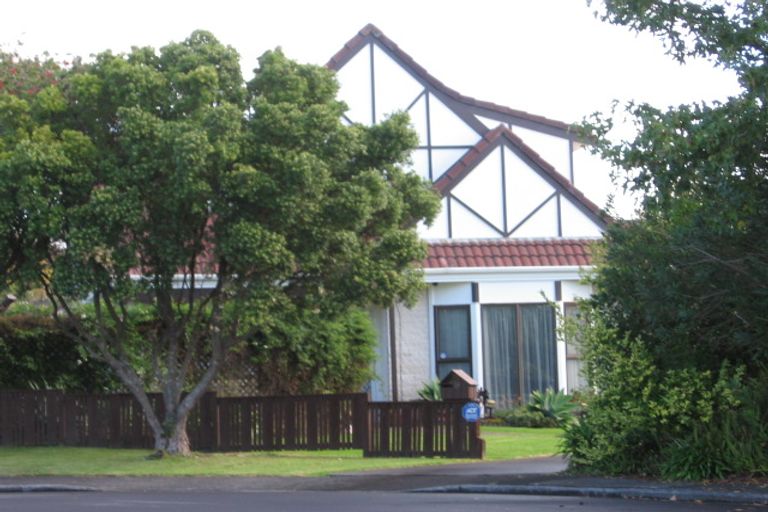 Photo of property in 1/9 Askew Place, Farm Cove, Auckland, 2012