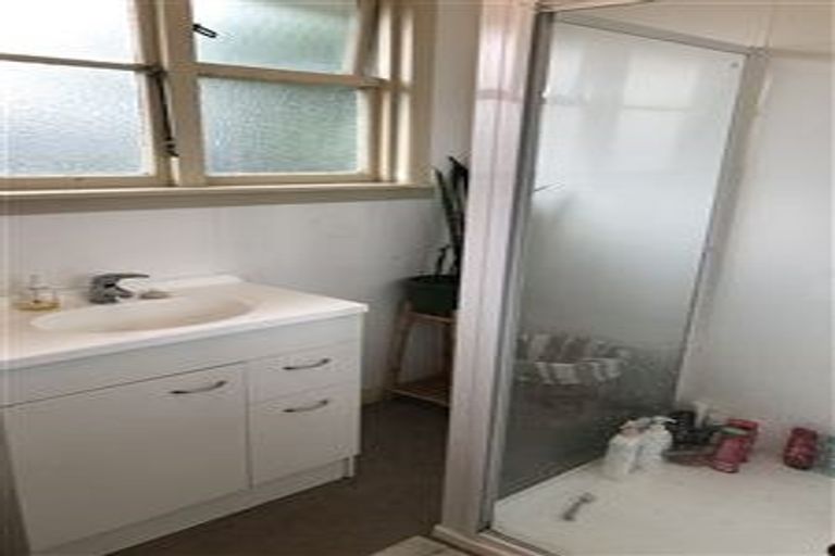 Photo of property in 16 Hillary Crescent, Upper Riccarton, Christchurch, 8041